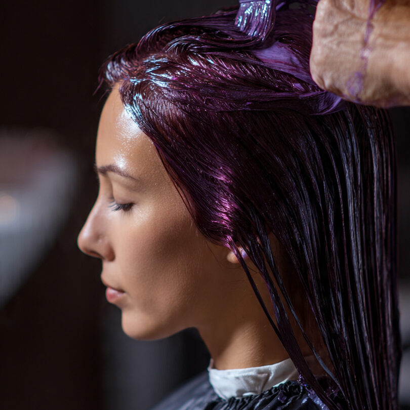Can you put hair dye on wet hair
